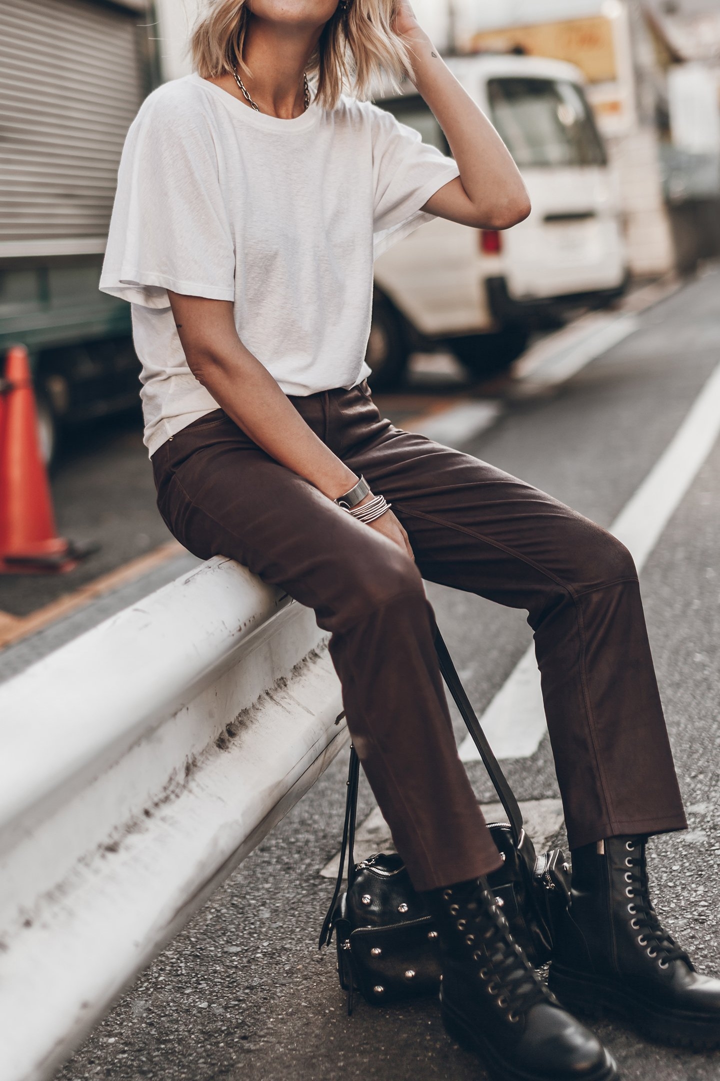 THE BURGUNDY STRAIGHT LEATHER PANTS 3