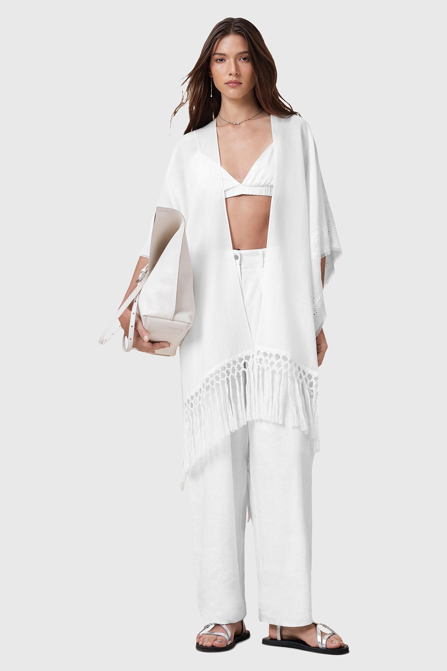 UNDERGROUND RUANA WHITE 2