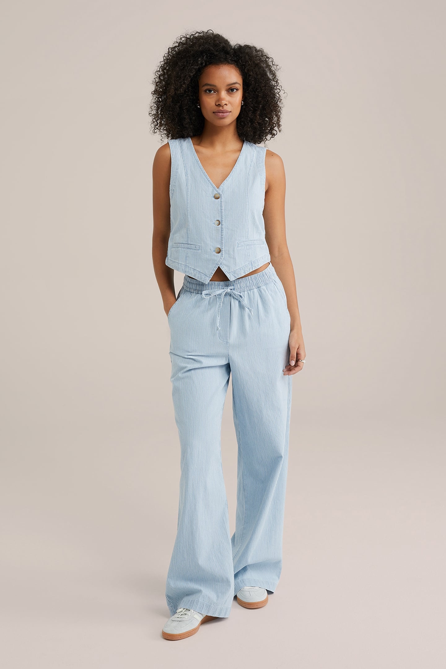 WAISTCOAT LIGHT BLUE 3