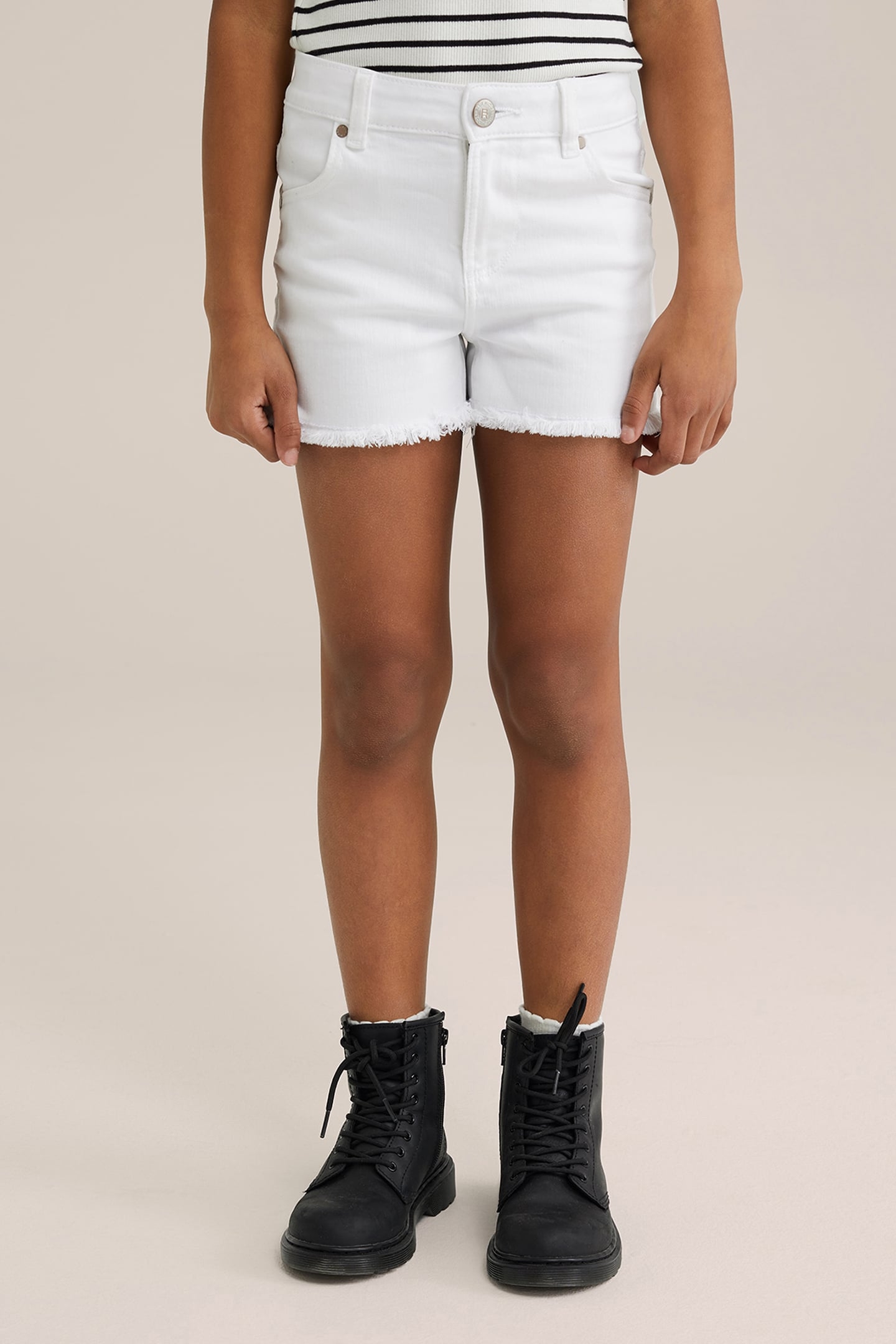 SHORT WHITE 1