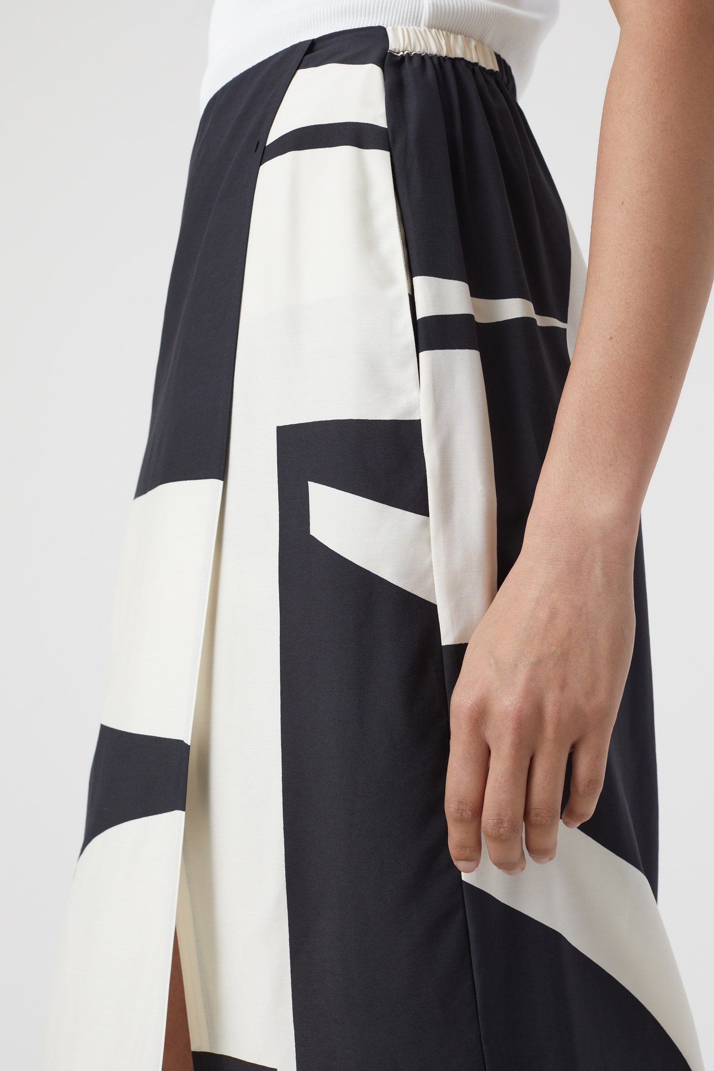 LONG SUIT SKIRT BLACK 8