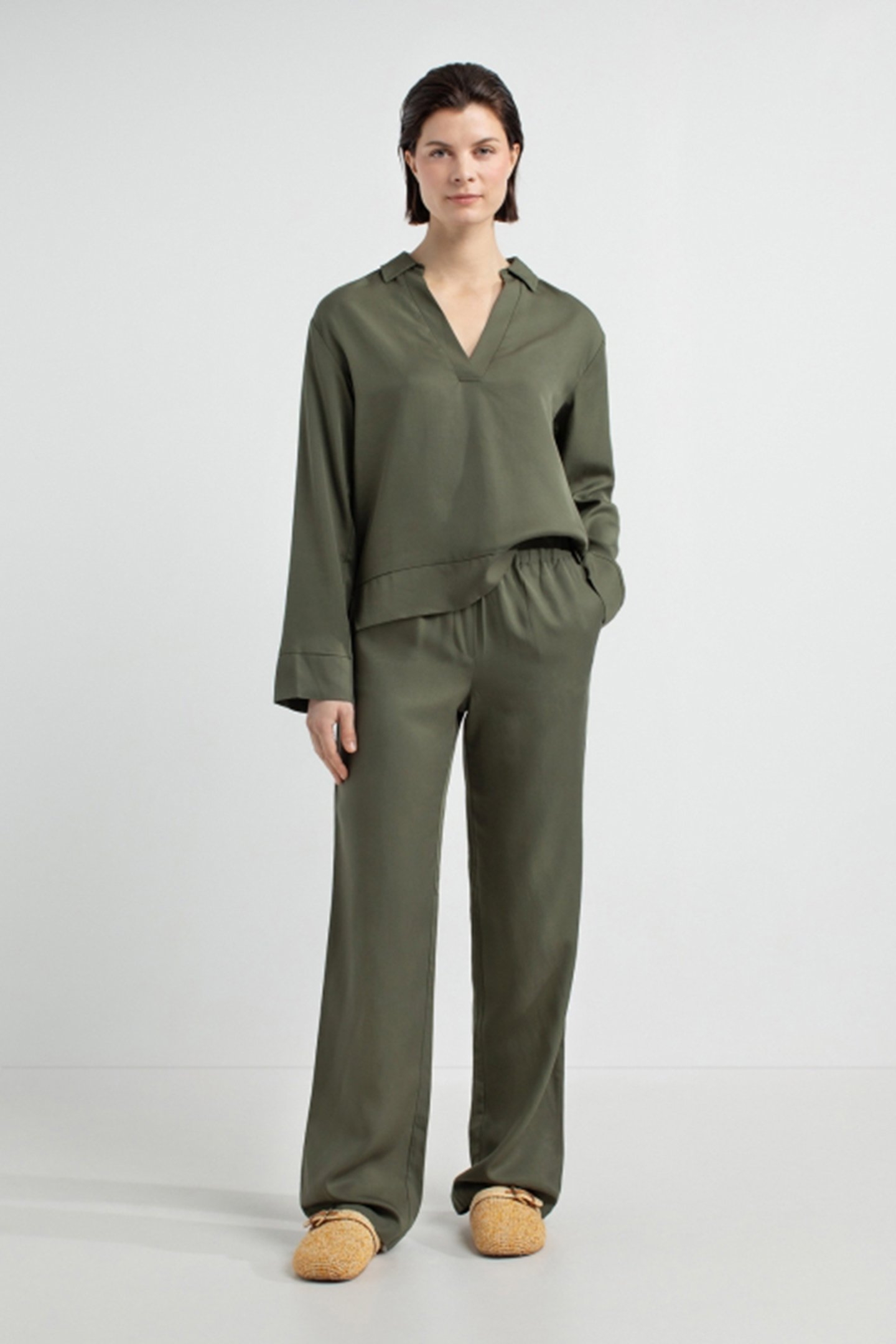 AMELIA BLOUSE PESTO 2