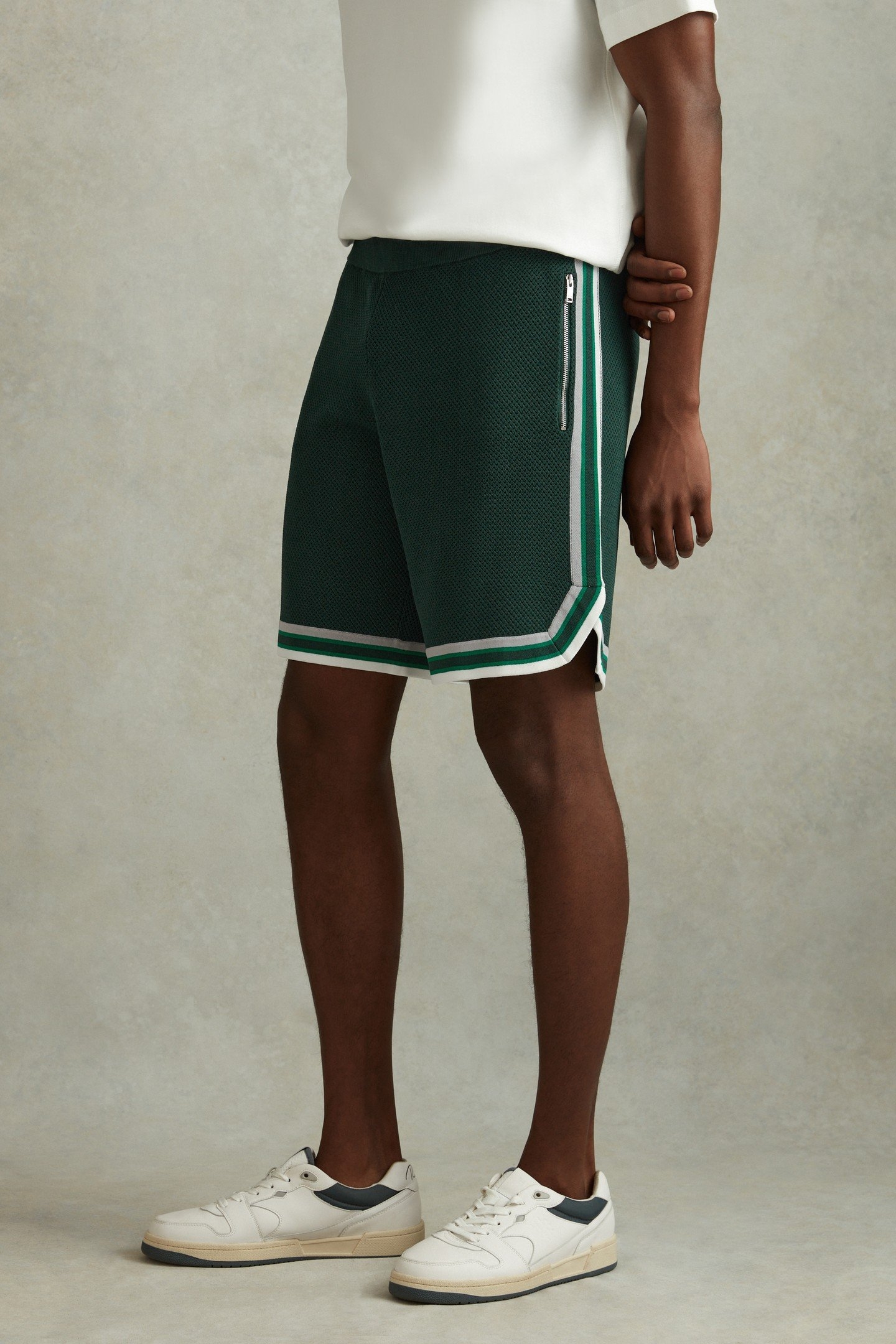 TEXURED TIPPED SHORT GREEN MULTI 3