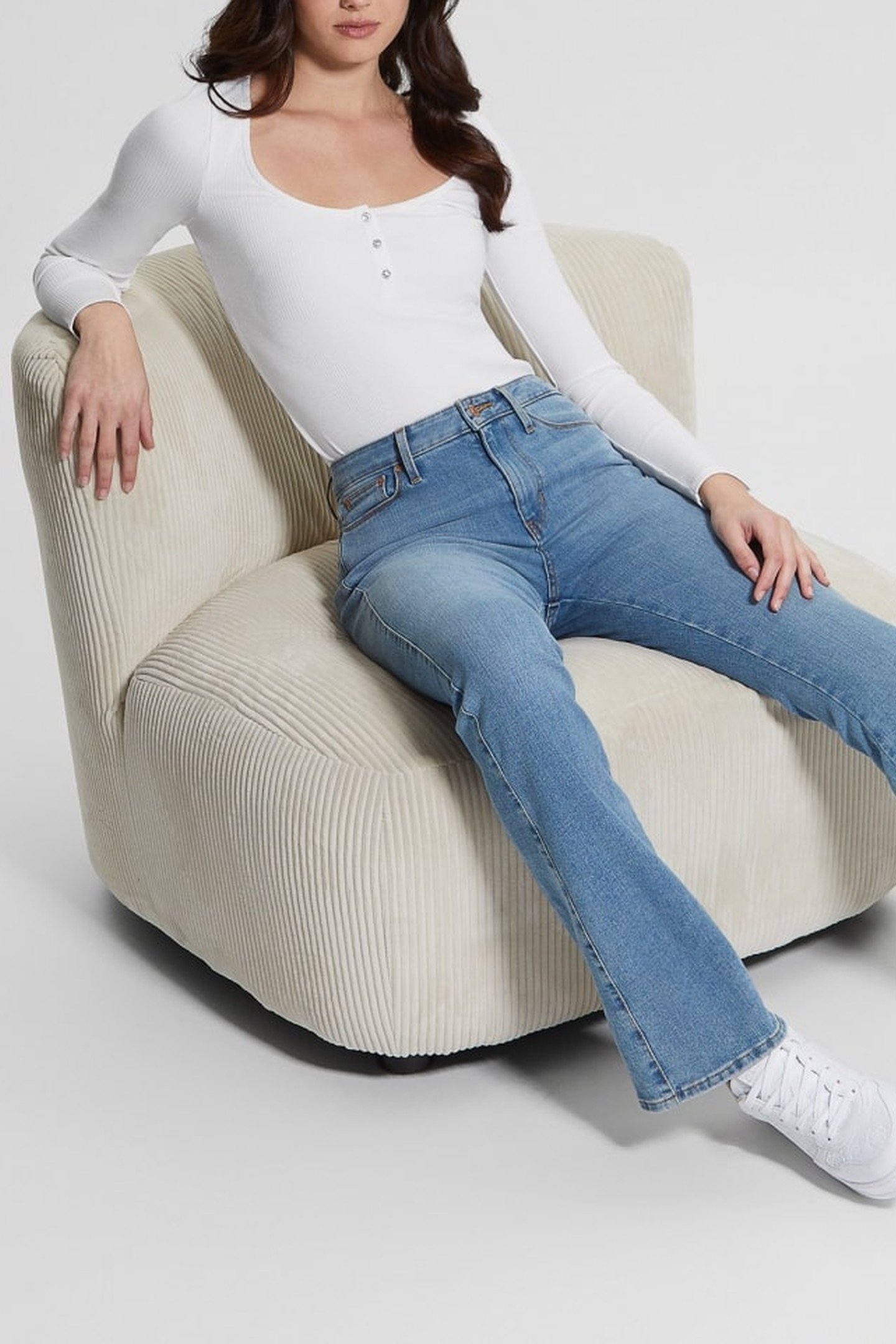 LS KARLEE JEWEL BTN PURE WHITE 6